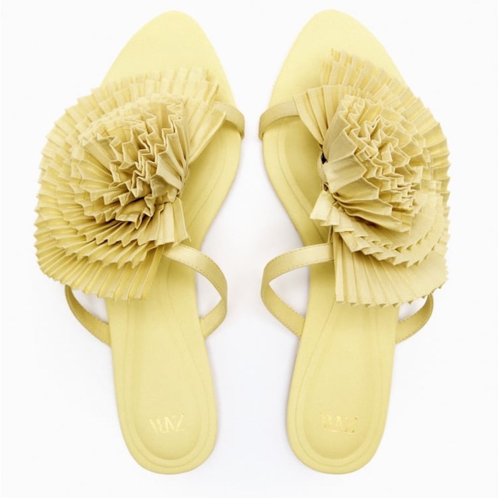 Zara Pleated Flower Sandal Yellow 7.5